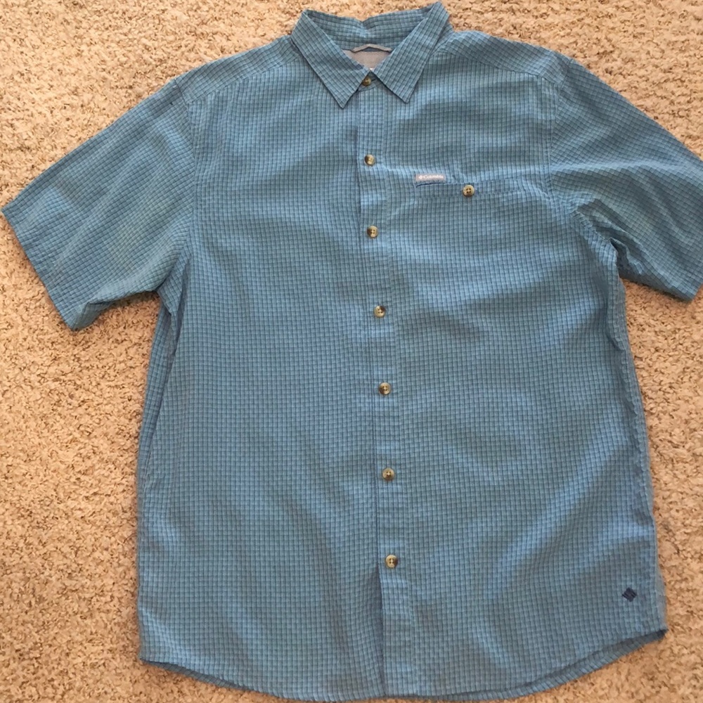 Men’s Columbia plaid button down shirt.
